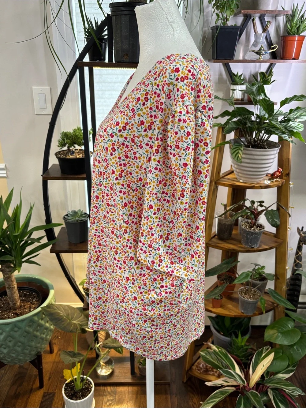 Adriana Papell Floral V Neck Top White with Pink & Yellow Flowers size XL - Picture 2 of 4